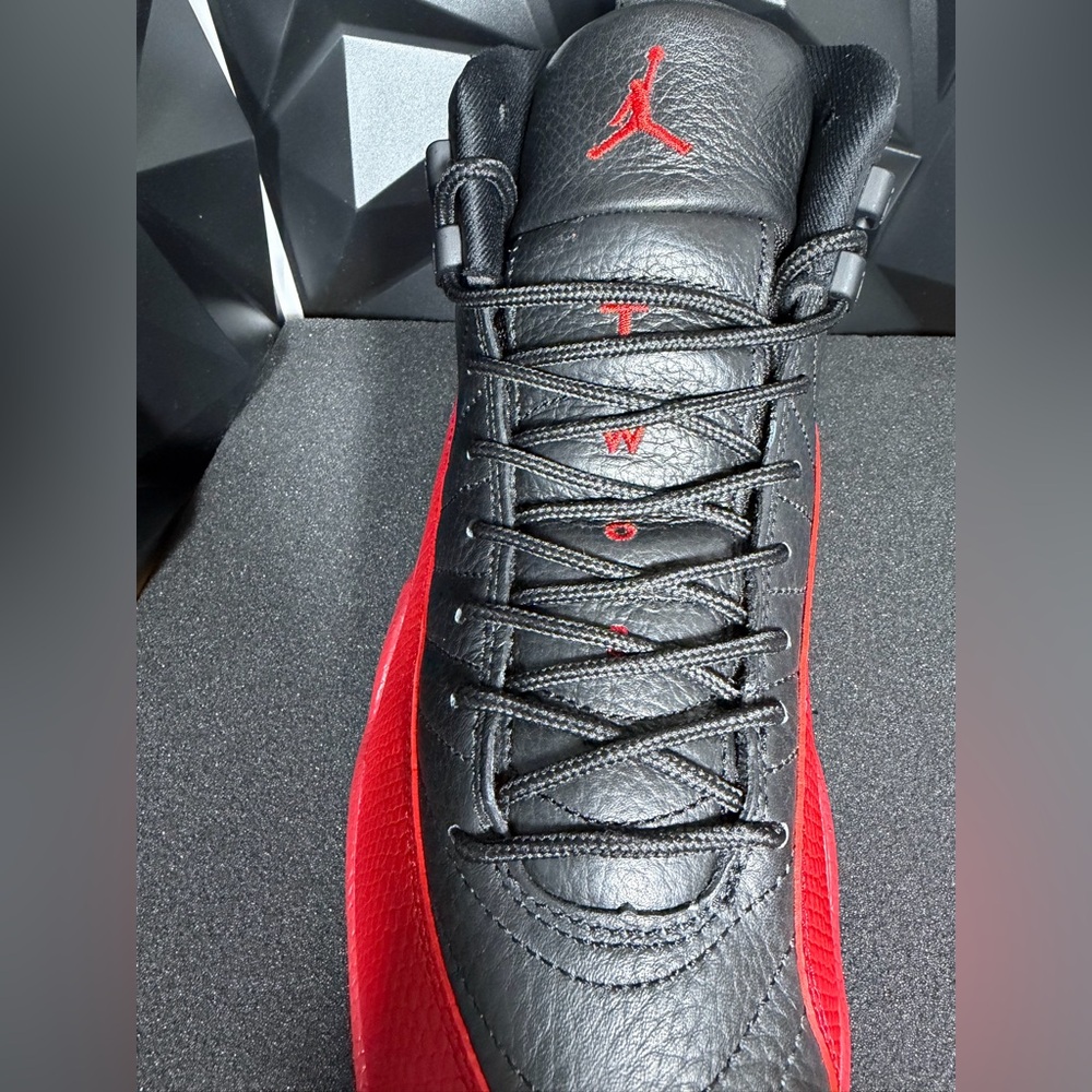 Jordan Men's Black Retro 12 - Picture 10 of 14